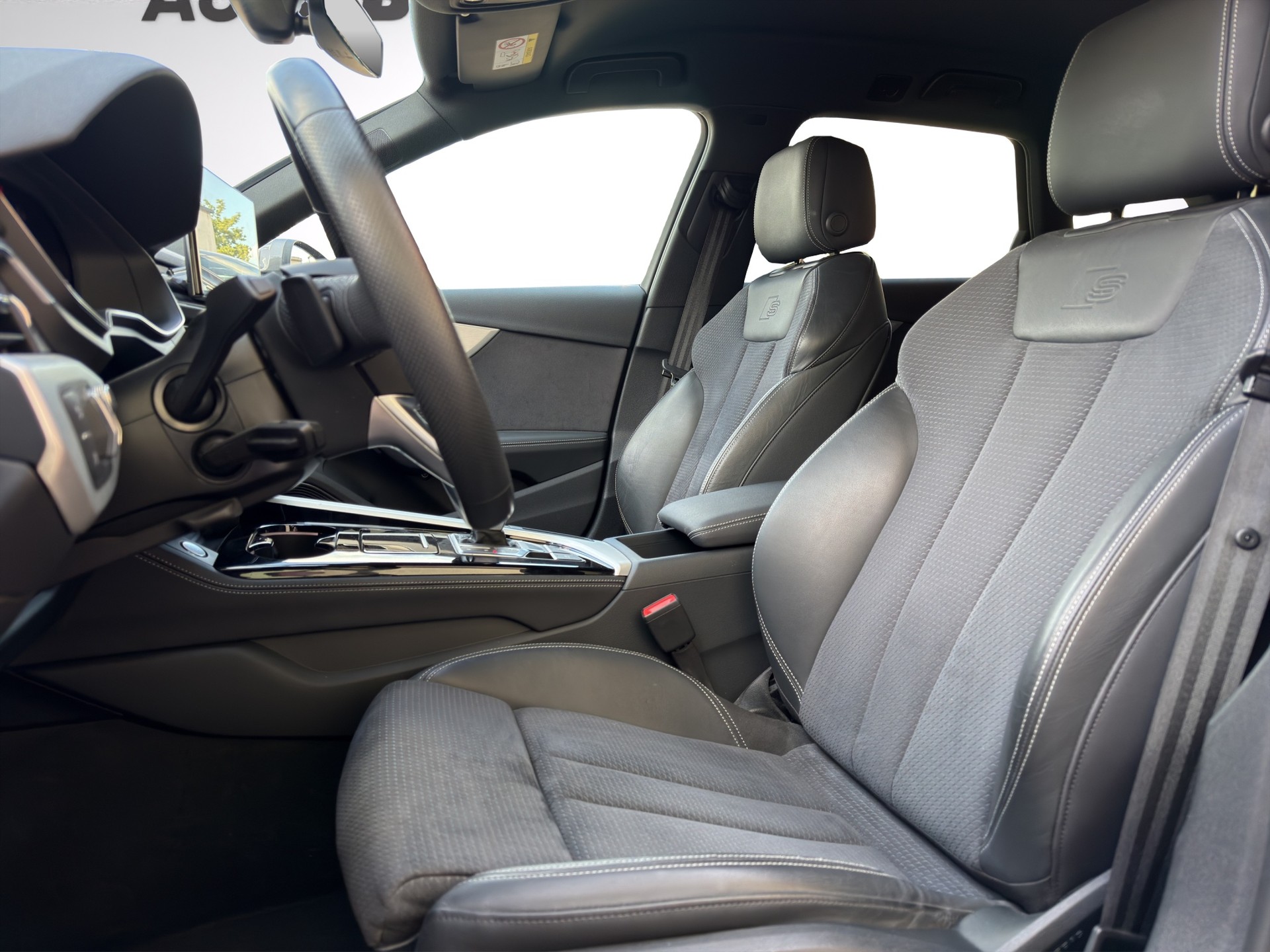 AUDI A4 Avant 35 TFSI S line S-tronic-image-9