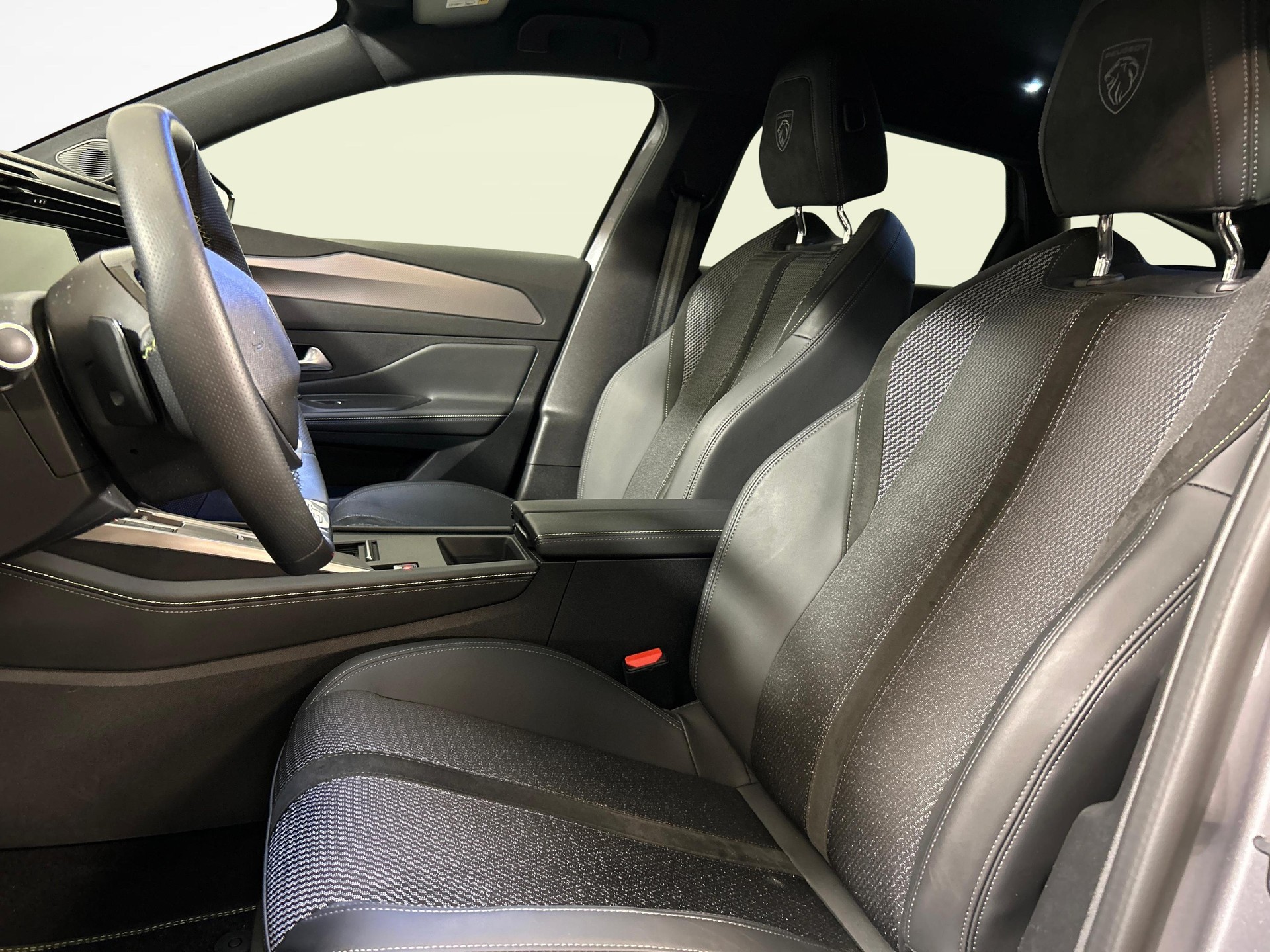 PEUGEOT 308 SW 1.6 PHEV 180 GT-showroom-element-2