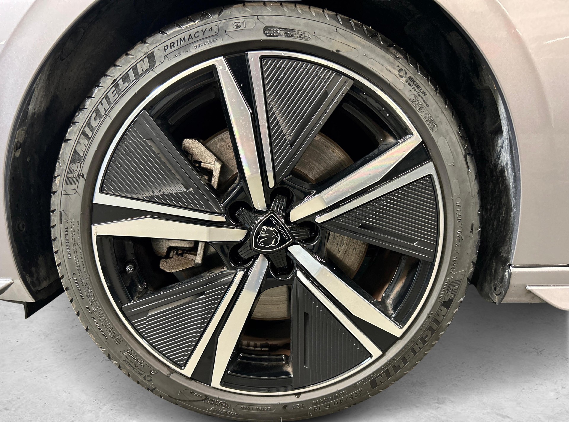 PEUGEOT 308 SW 1.6 PHEV 180 GT-image-11
