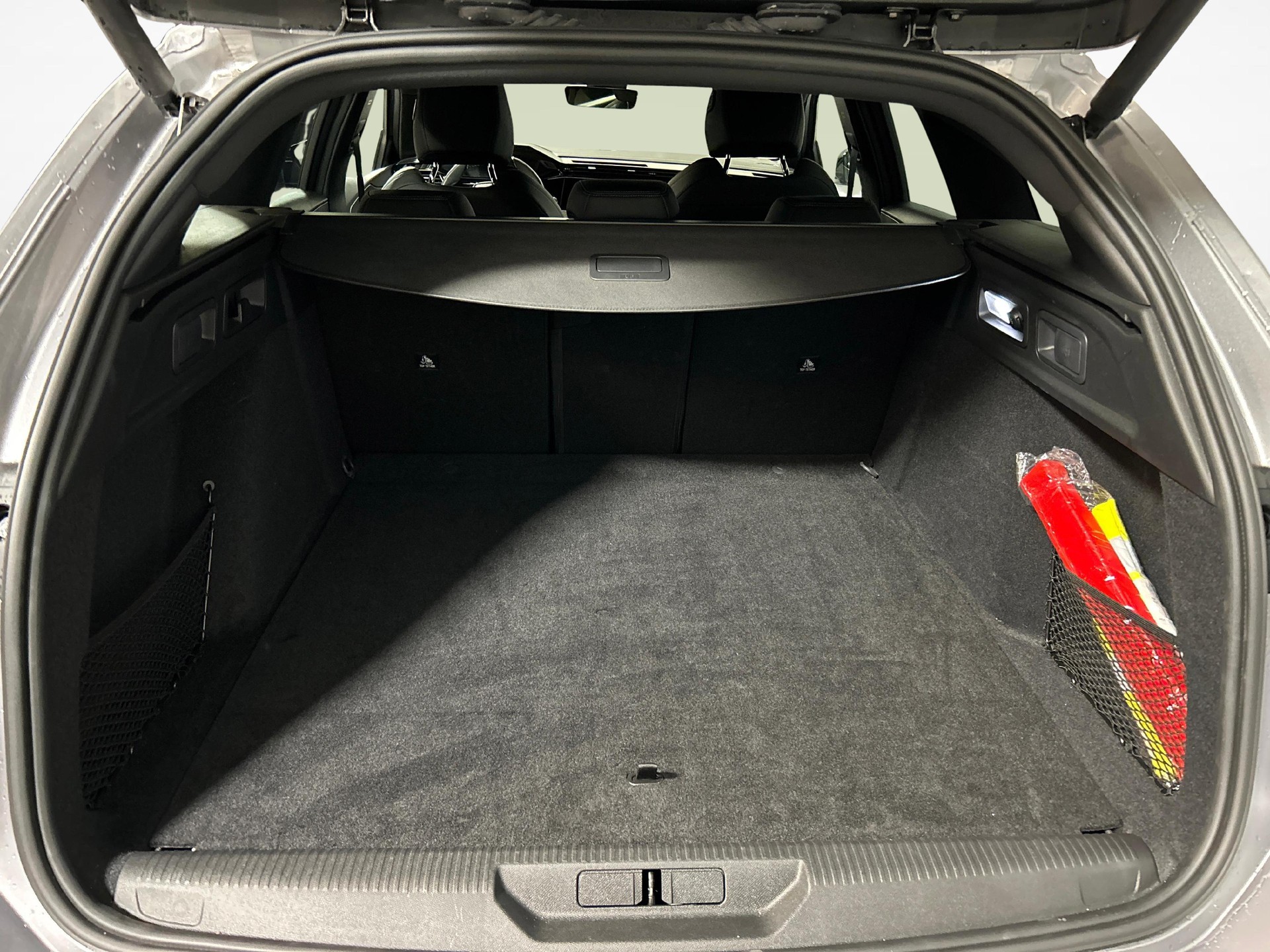 PEUGEOT 308 SW 1.6 PHEV 180 GT-image-12