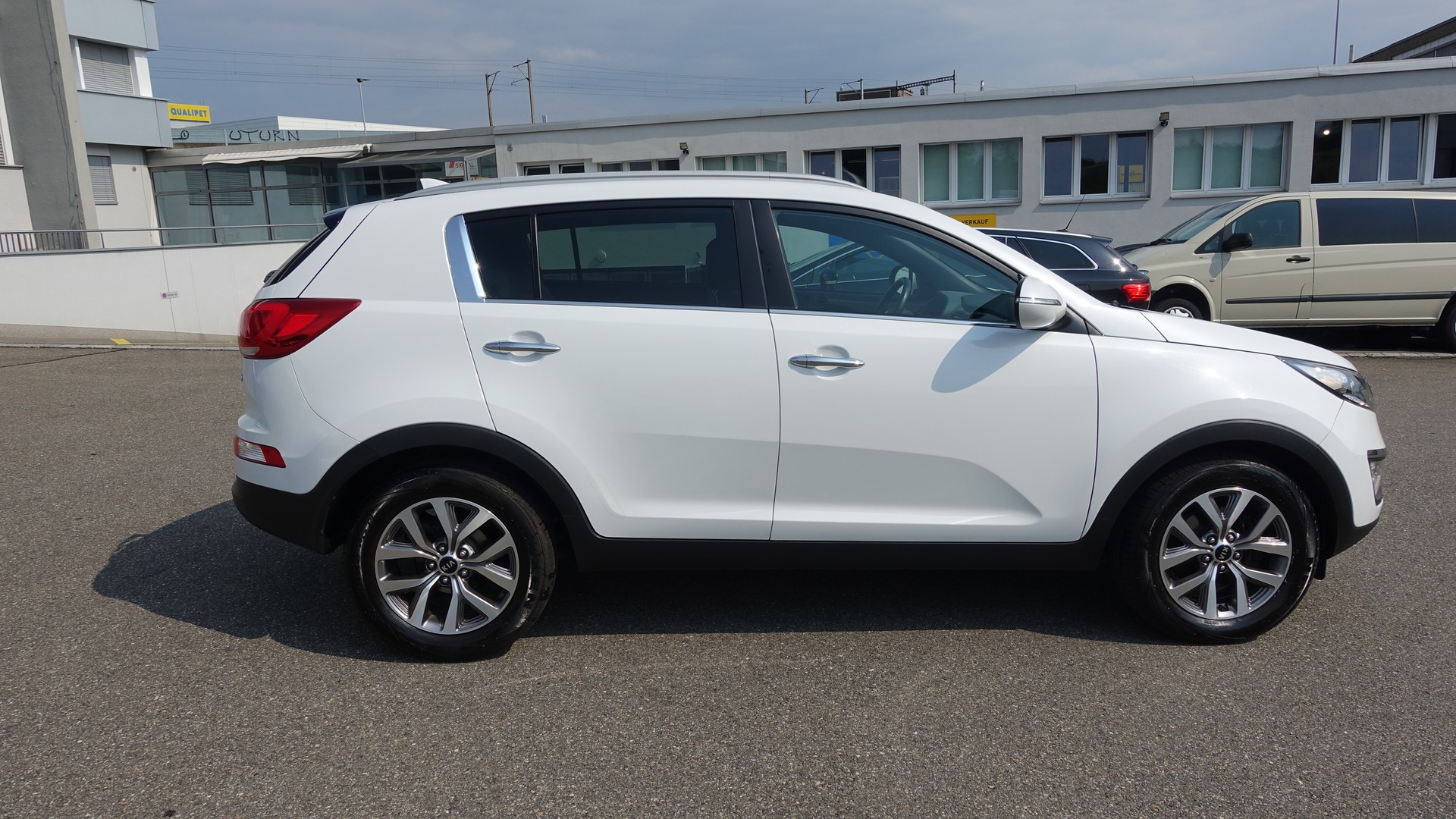 KIA Sportage 1.7 CRDi Swiss Eco Edition-image-2