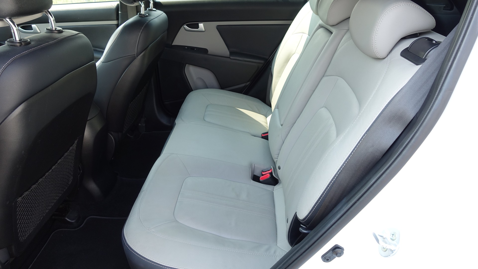 KIA Sportage 1.7 CRDi Swiss Eco Edition-image-4
