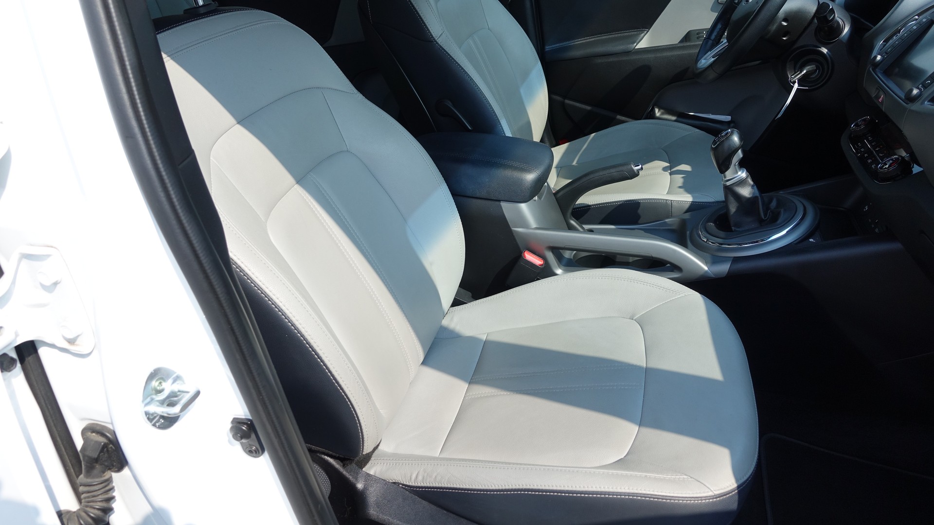 KIA Sportage 1.7 CRDi Swiss Eco Edition-image-10