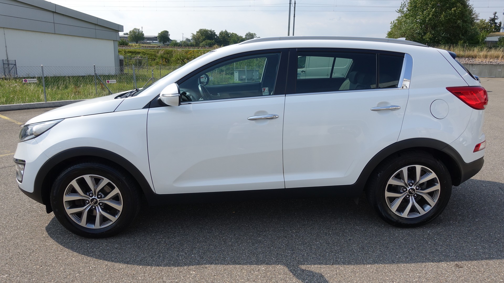 KIA Sportage 1.7 CRDi Swiss Eco Edition-image-3