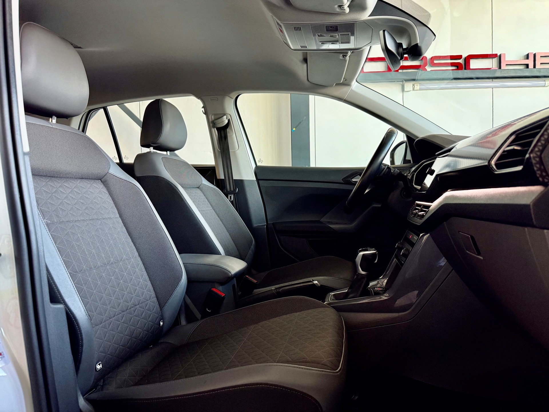 VW T-Cross 1.0 TSI Life Sport DSG-image-5