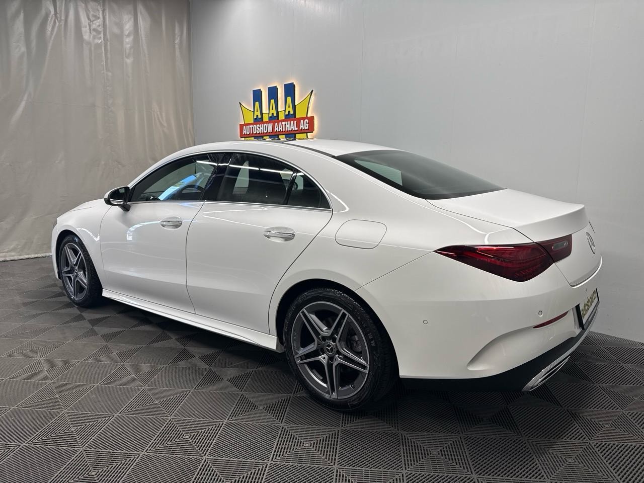 MERCEDES-BENZ CLA 200 AMG DCT-image-1