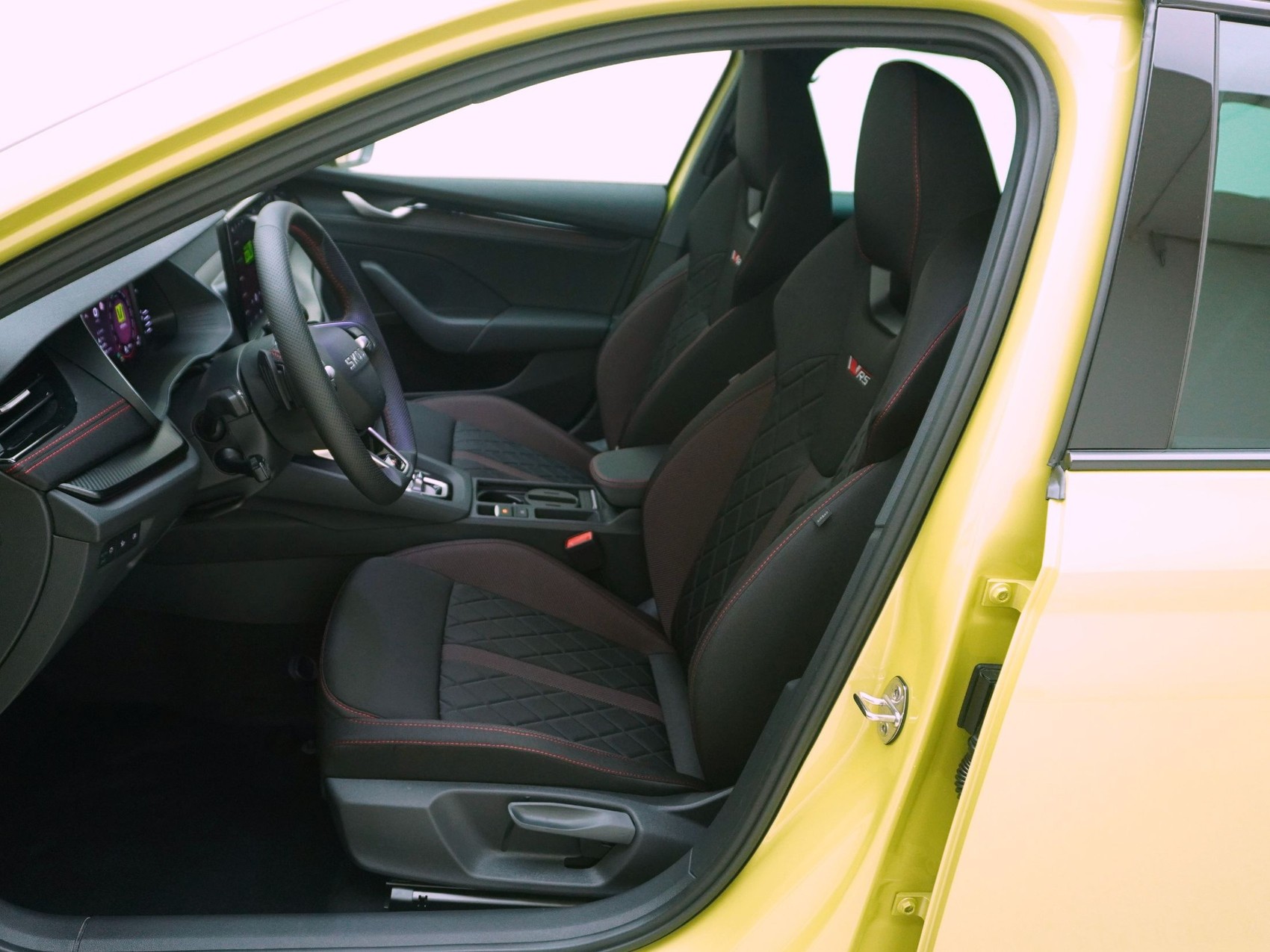 SKODA Octavia 2.0 TSI RS DSG-image-12
