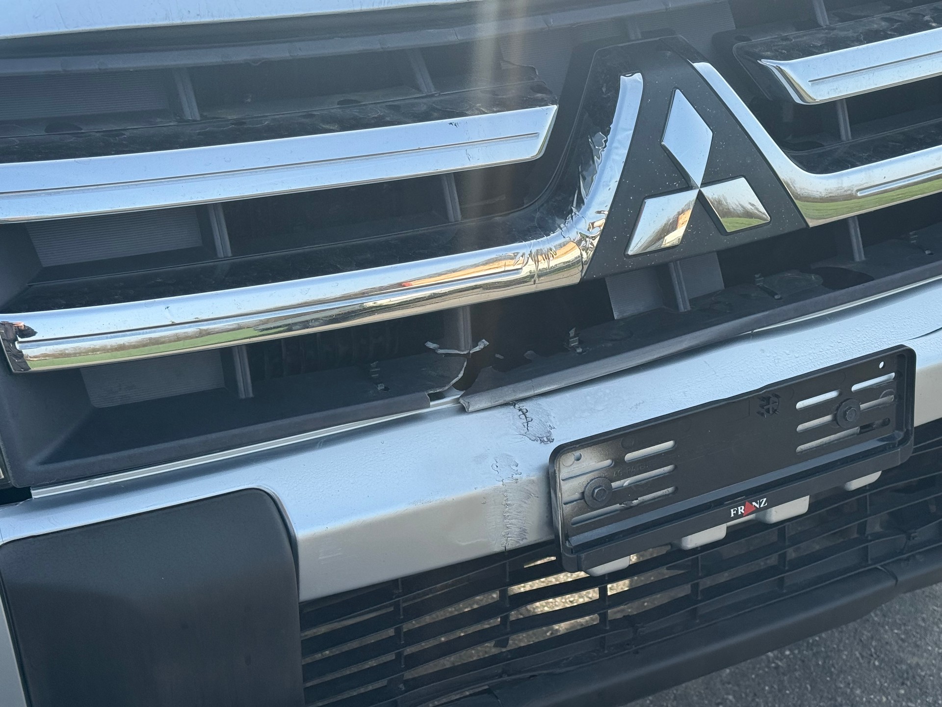 MITSUBISHI Pajero 3.2 DI-D Intense Automatic-image-6