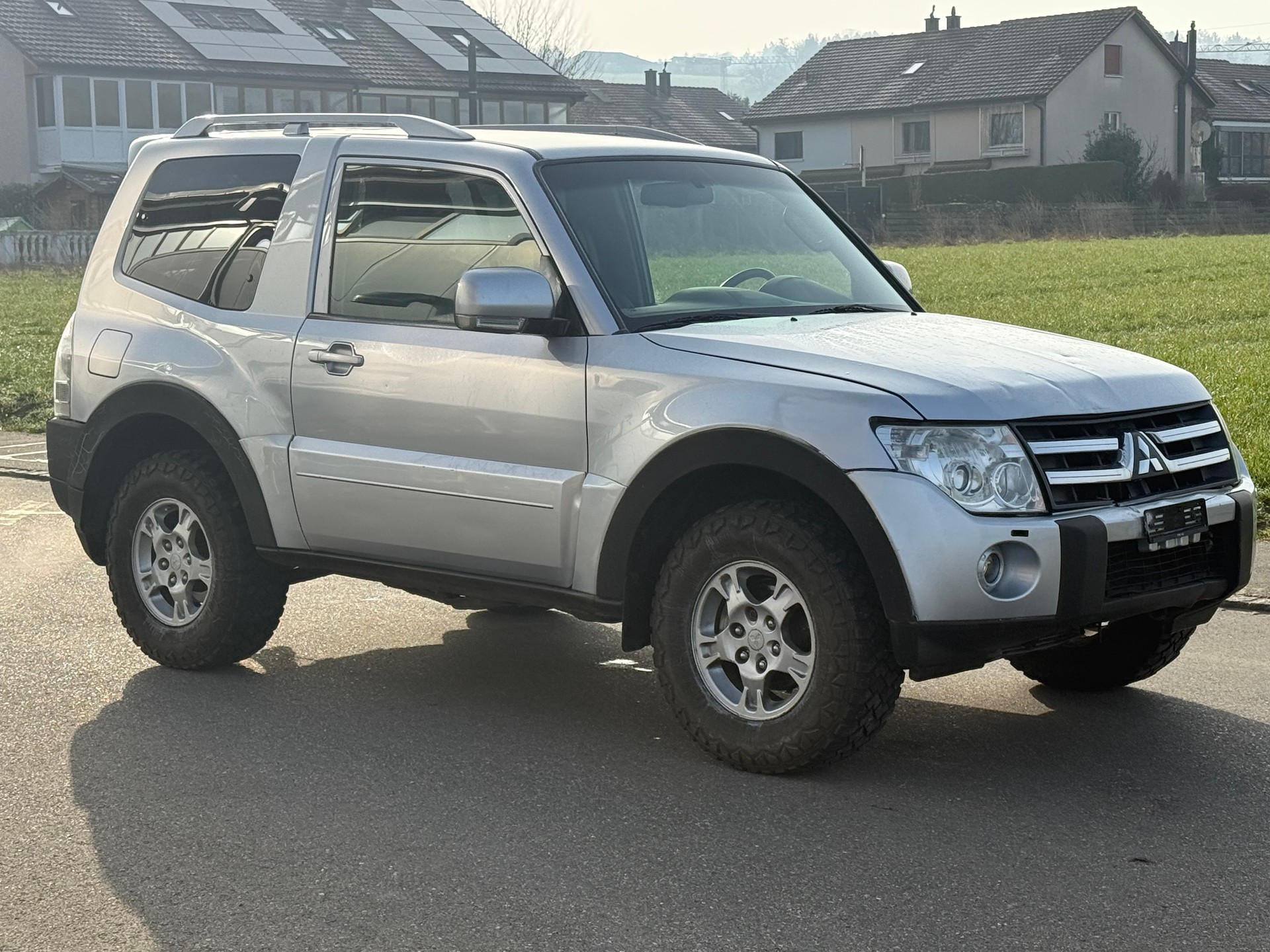 MITSUBISHI Pajero 3.2 DI-D Intense Automatic-image-1