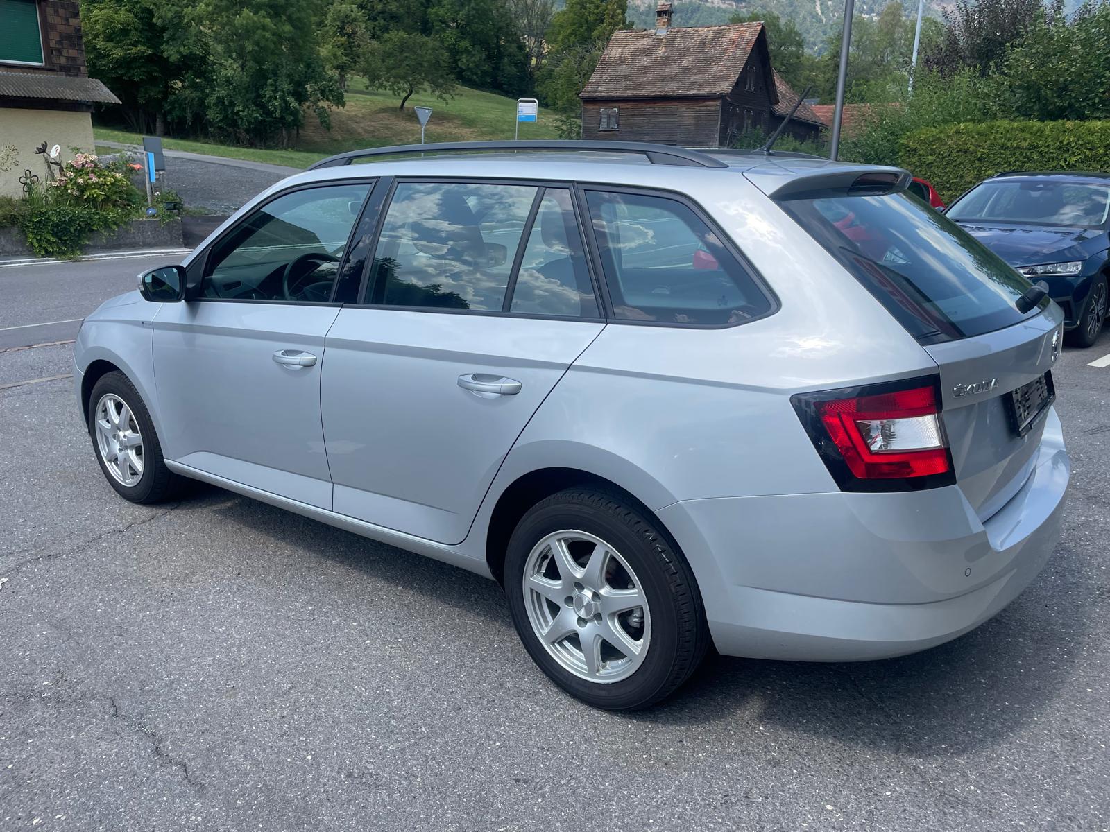 SKODA Fabia 1.2 TSI Ambition-image-3