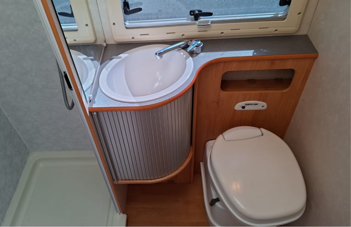 ADRIA Adriatik ***einen langlebigen, durchdachten Aufbau mit hervorragendem Raumgefühl***-image-17