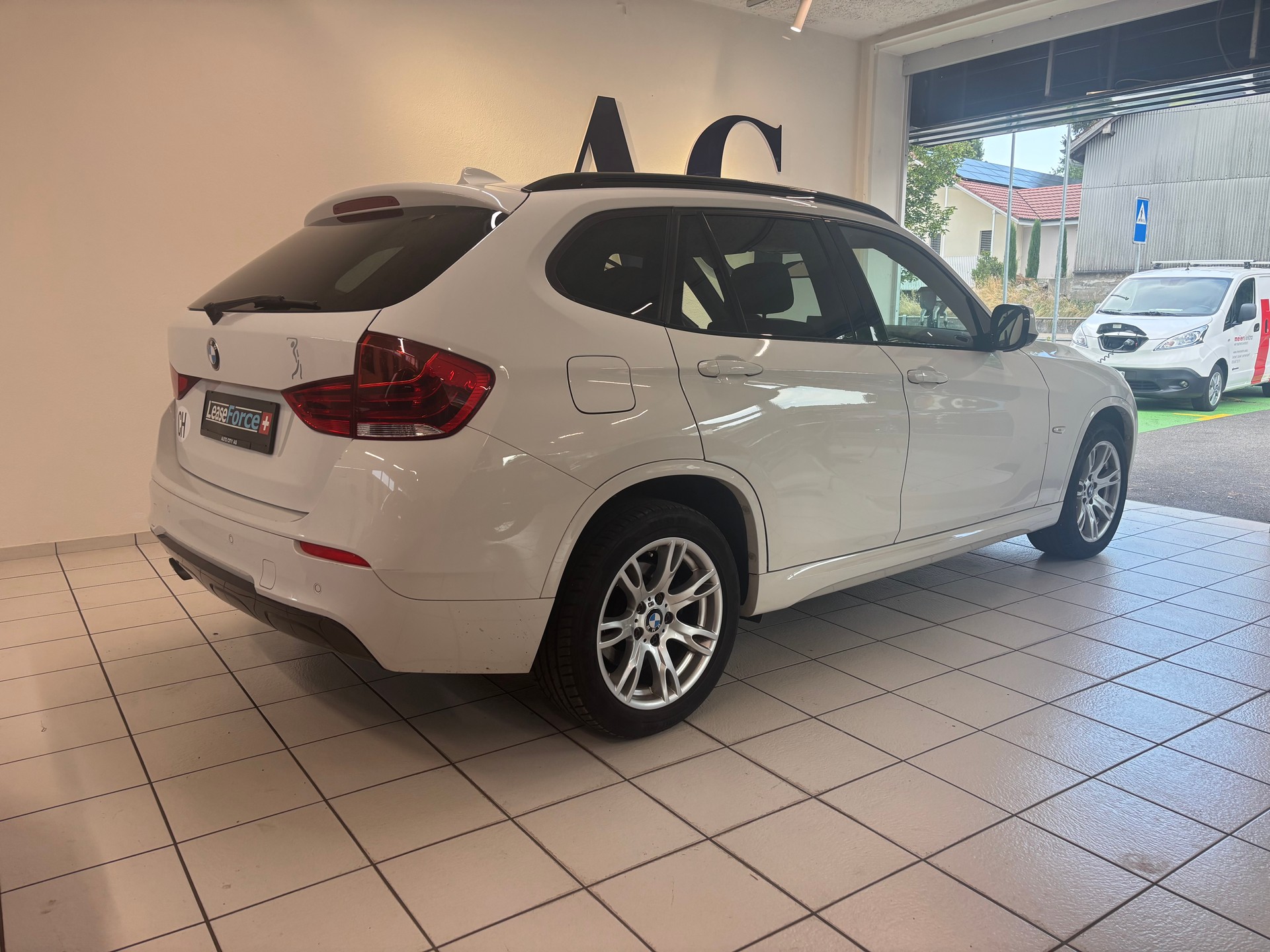 BMW M-Packet X1 xDrive 20d Steptronic-image-3