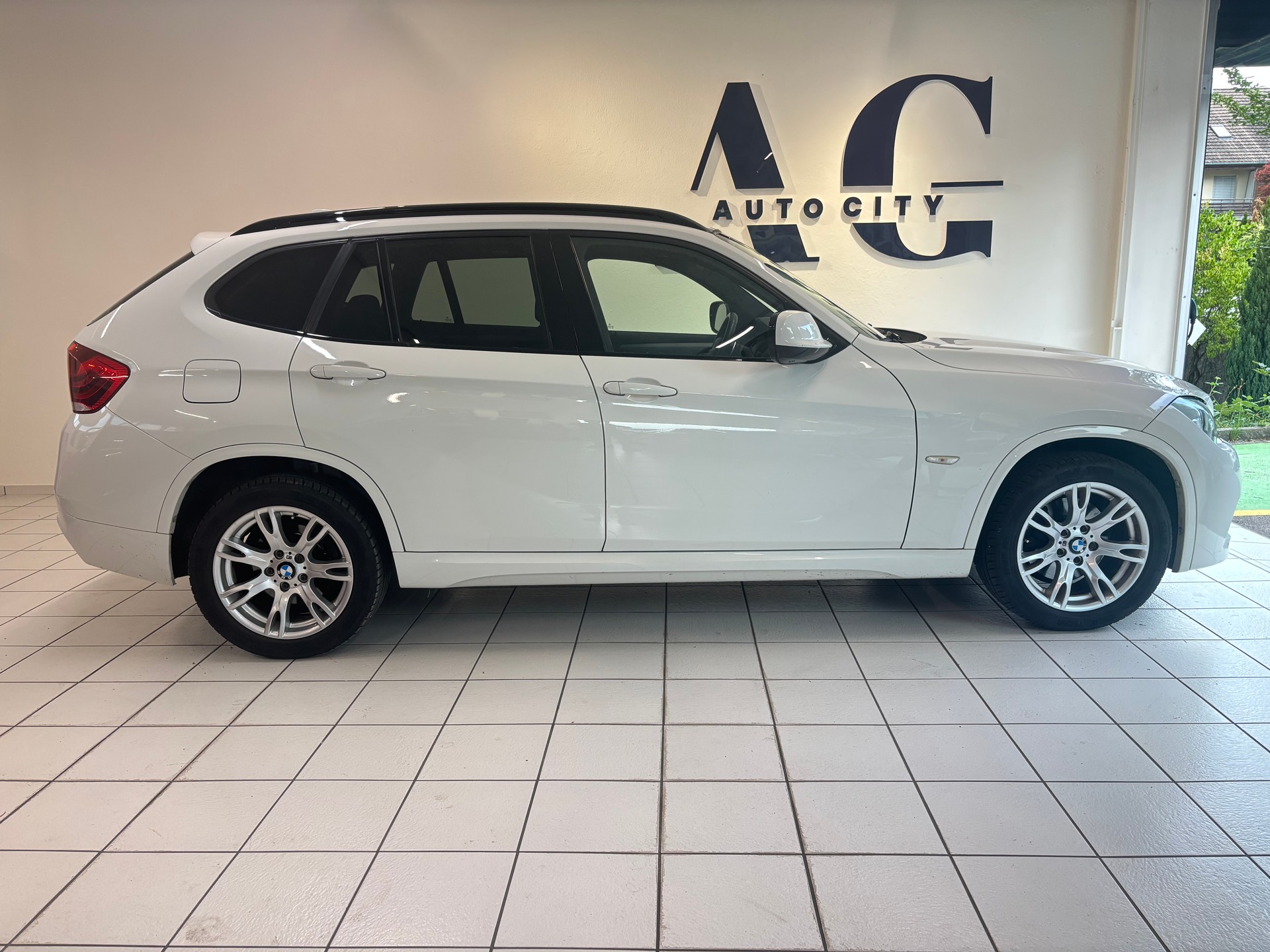 BMW M-Packet X1 xDrive 20d Steptronic-image-1