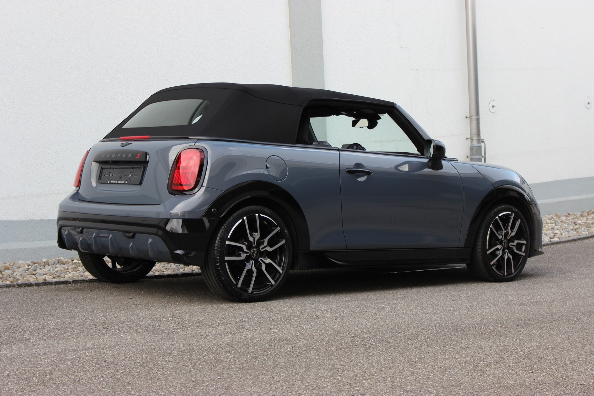 MINI Cooper S Cabriolet John Cooper Works Trim *Paket XL*-image-2