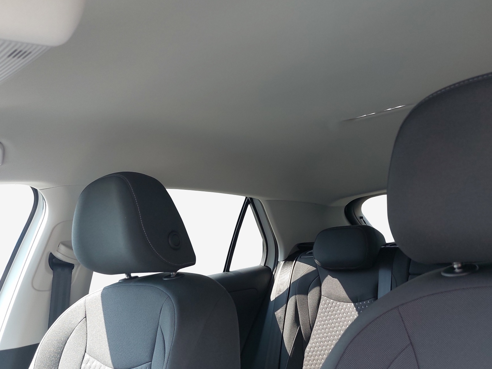 VW T-Roc 1.5 eTSI mHEV Life DSG-image-15