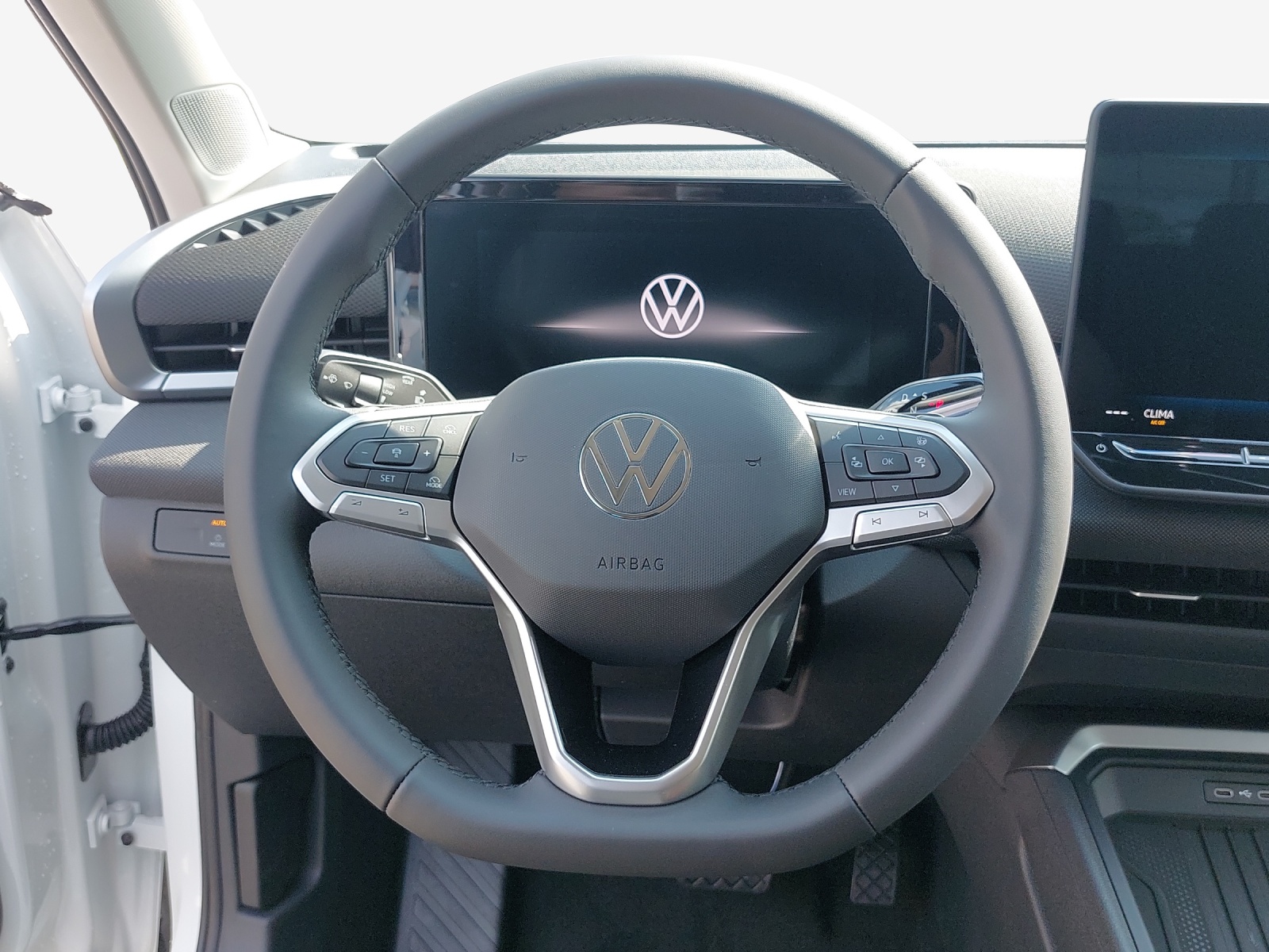 VW T-Roc 1.5 eTSI mHEV Life DSG-image-9