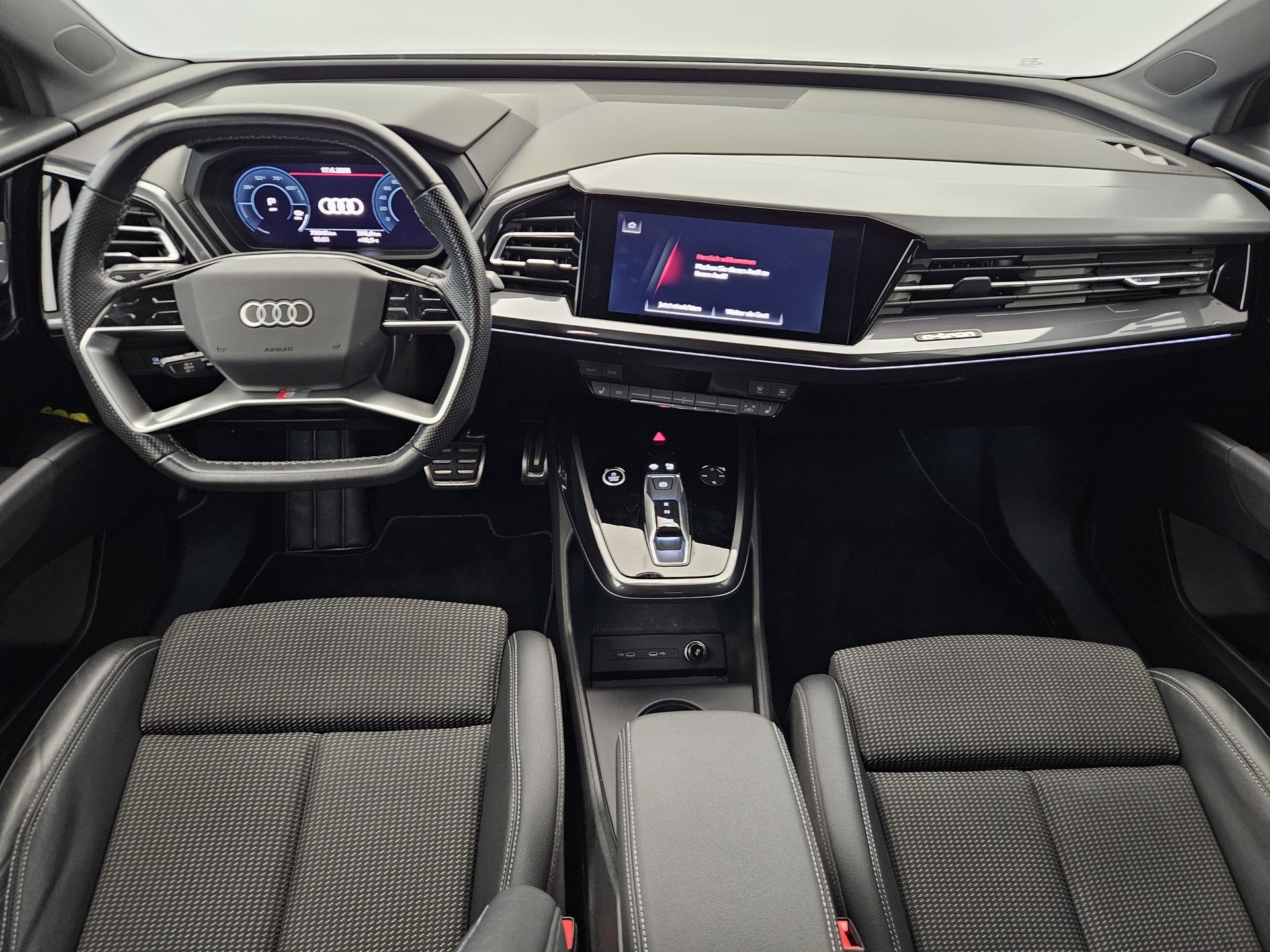 AUDI Q4 e-tron 50 quattro-image-9