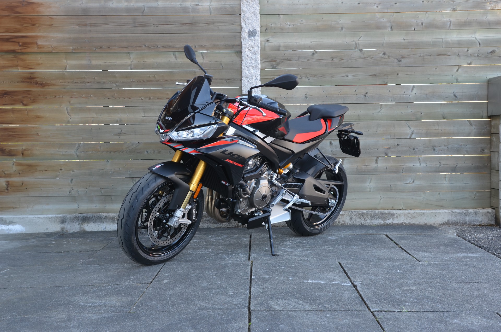 APRILIA Tuono 660 E5+ Factory-showroom-element-1