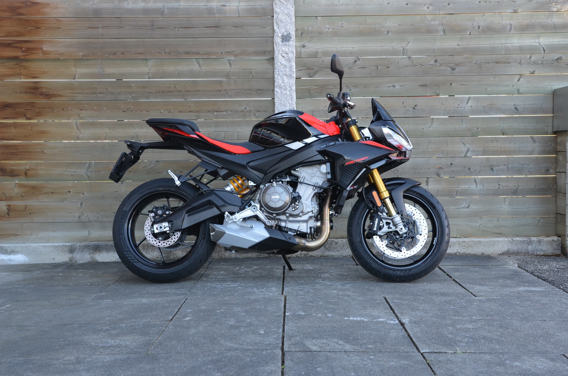 APRILIA Tuono 660 E5+ Factory-showroom-element-3