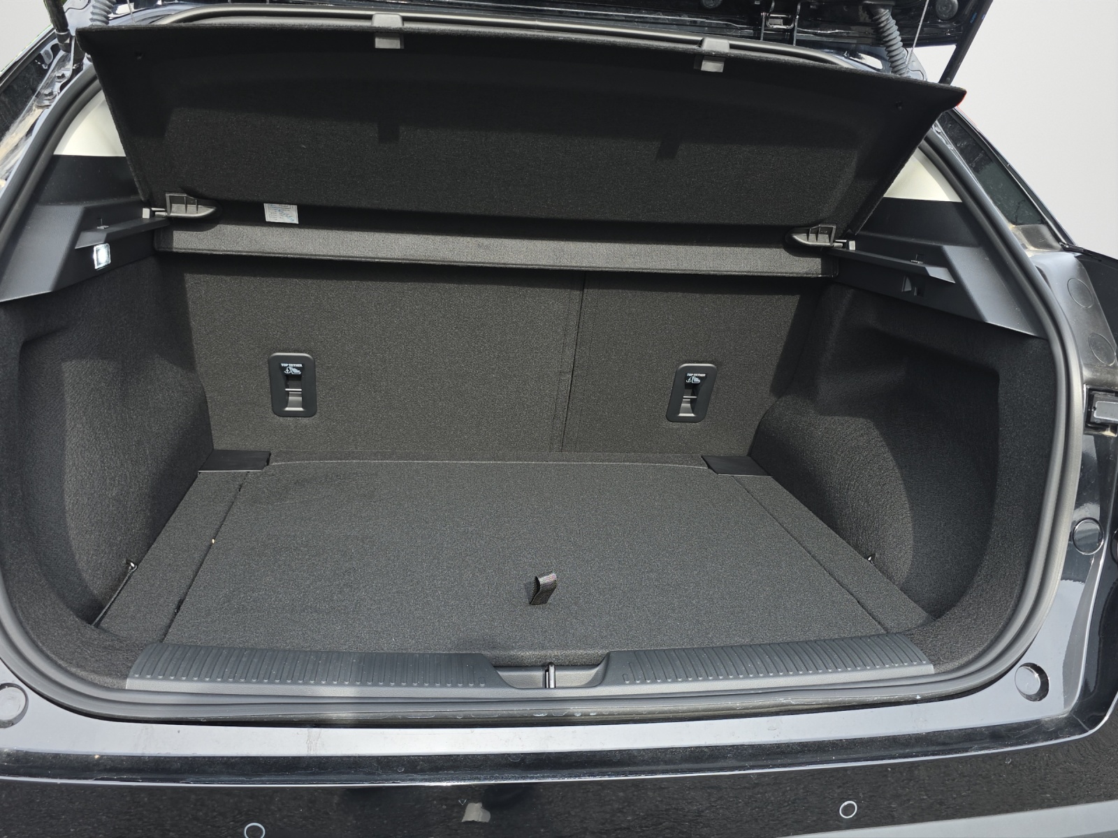 MG 4 64 kWh Luxury-image-12