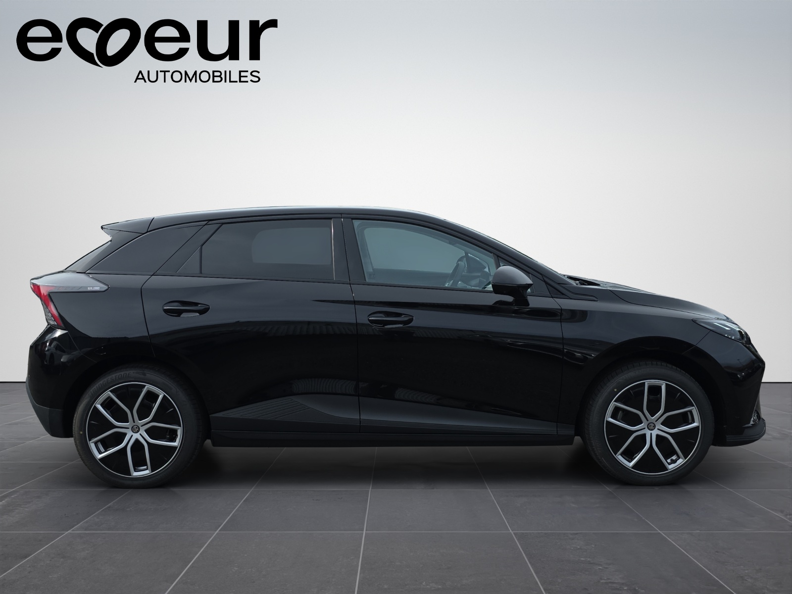 MG 4 64 kWh Luxury-image-6
