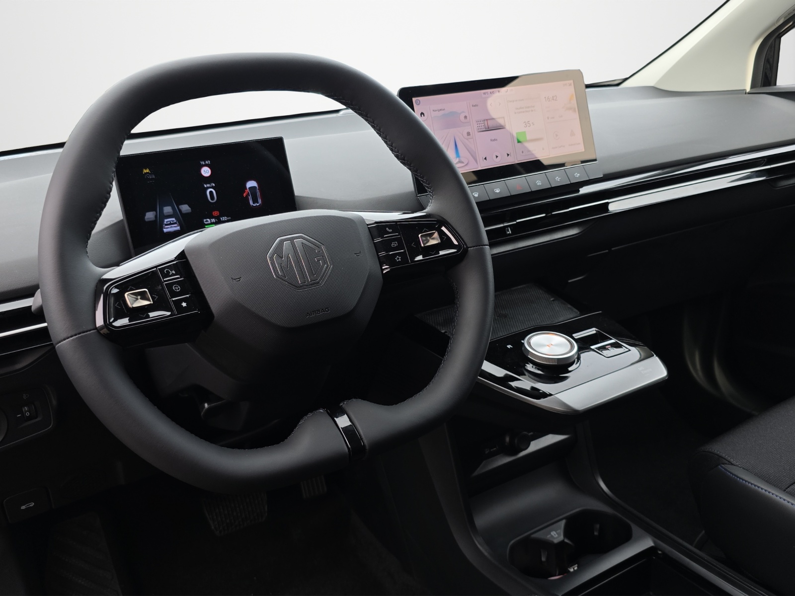 MG 4 64 kWh Luxury-image-10