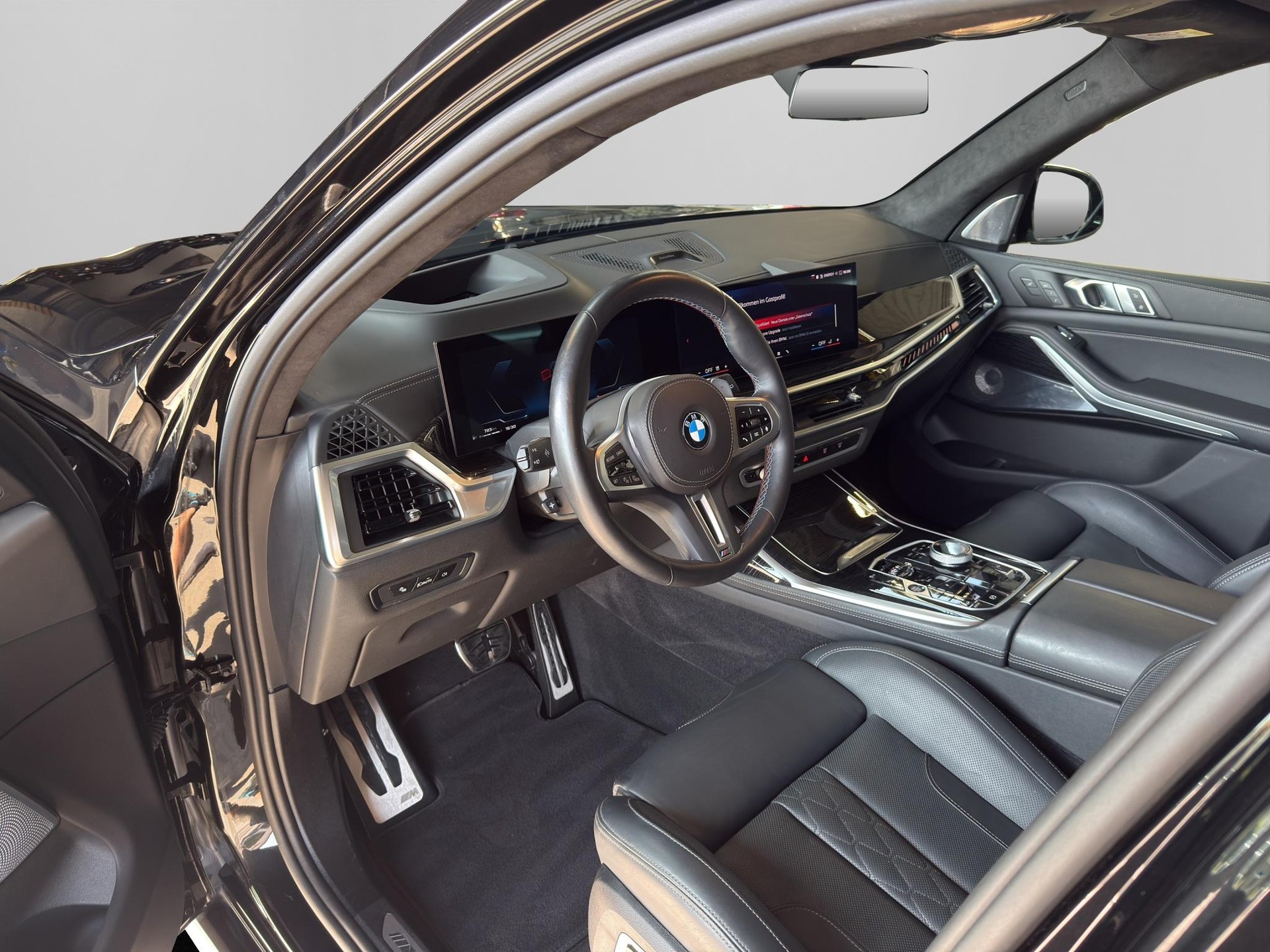BMW X7 M60i-image-10