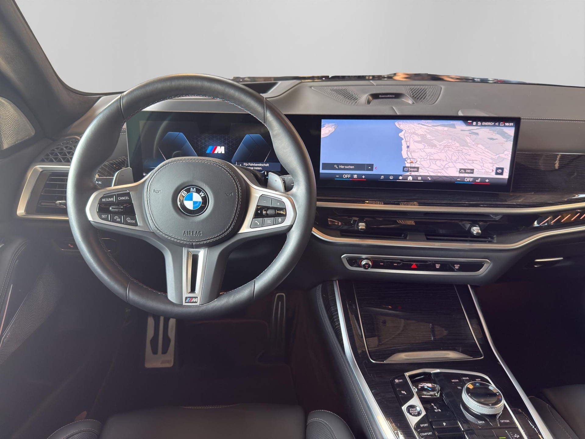 BMW X7 M60i-image-13