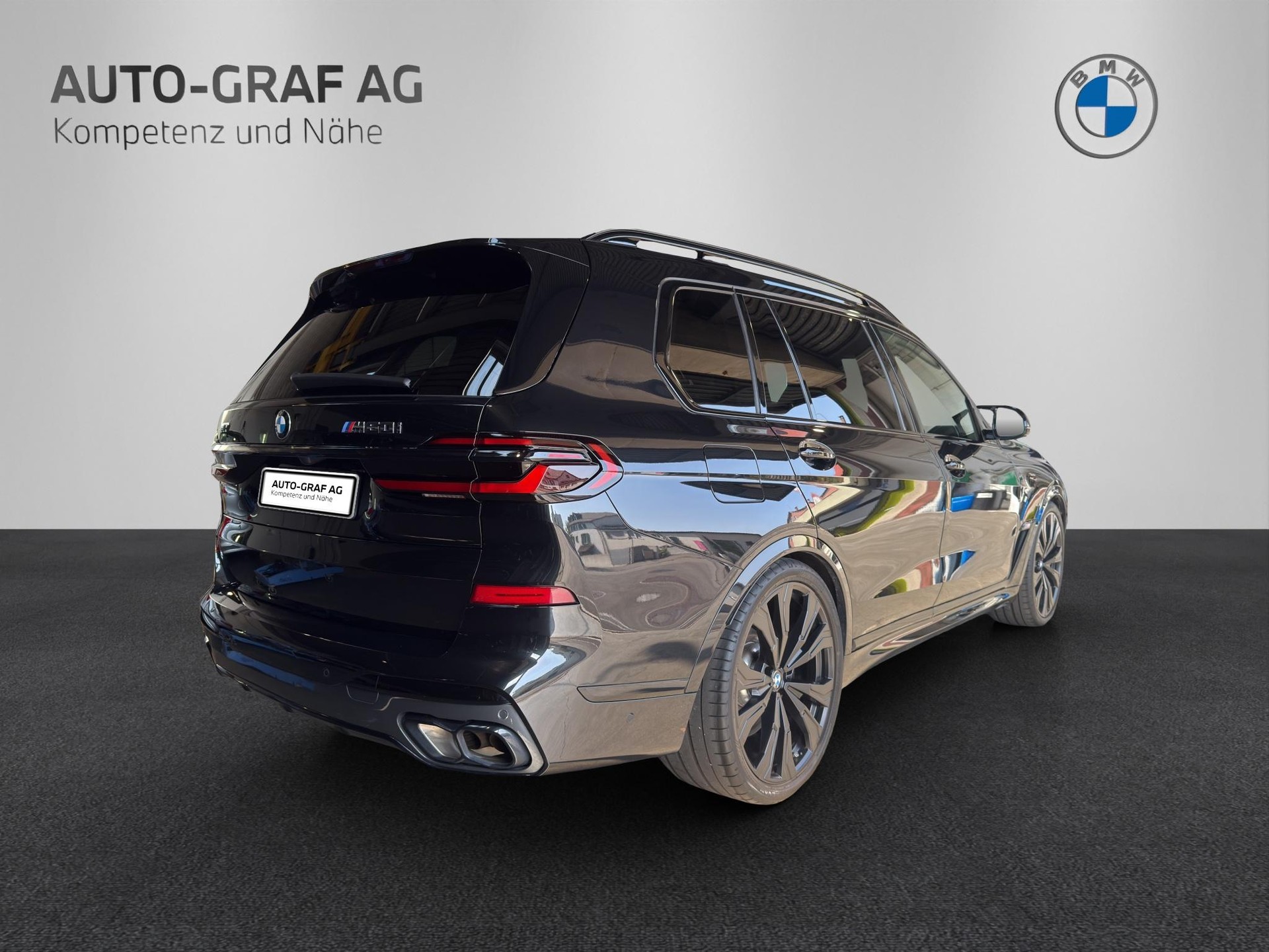 BMW X7 M60i-image-4