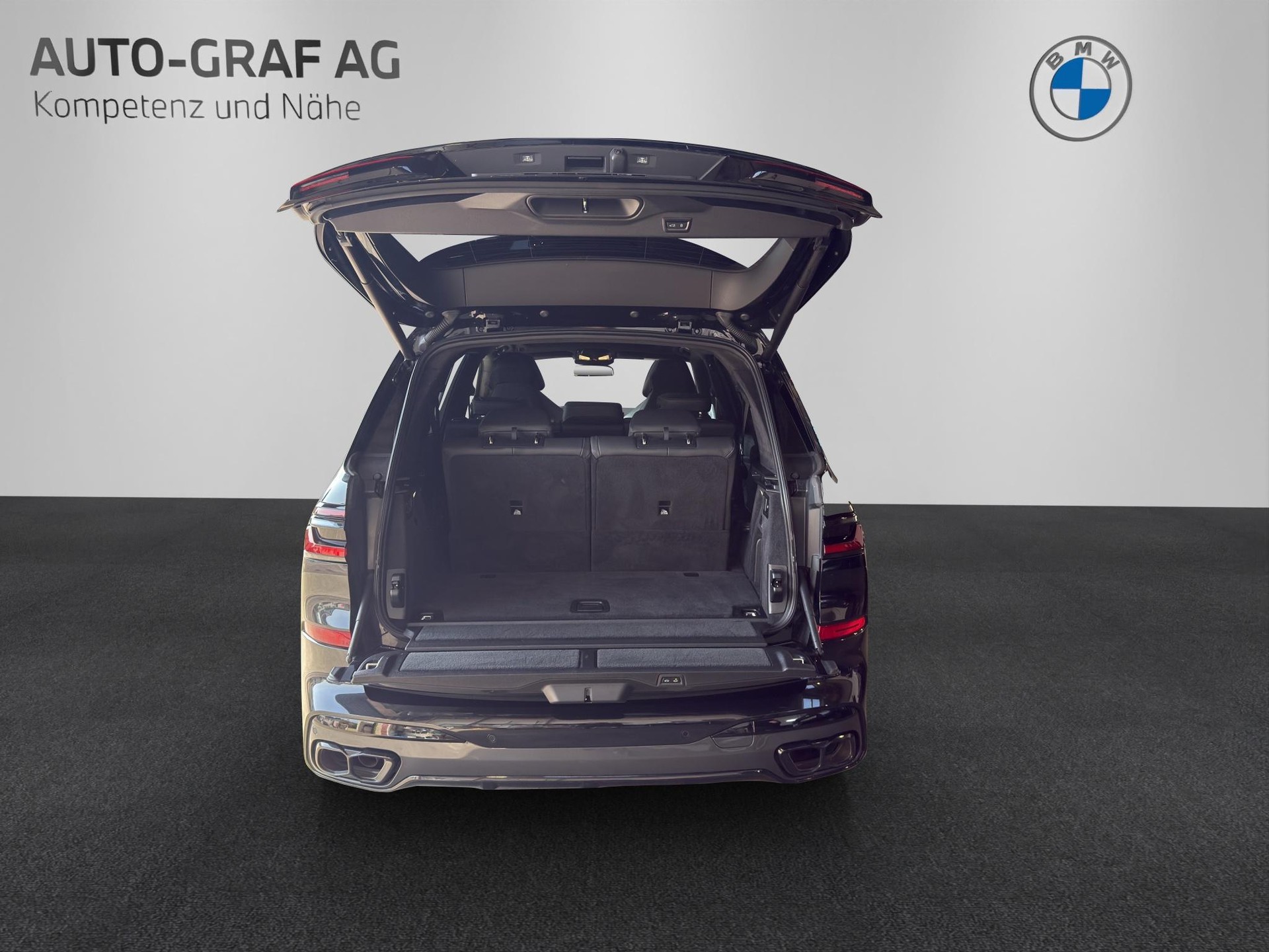 BMW X7 M60i-image-20