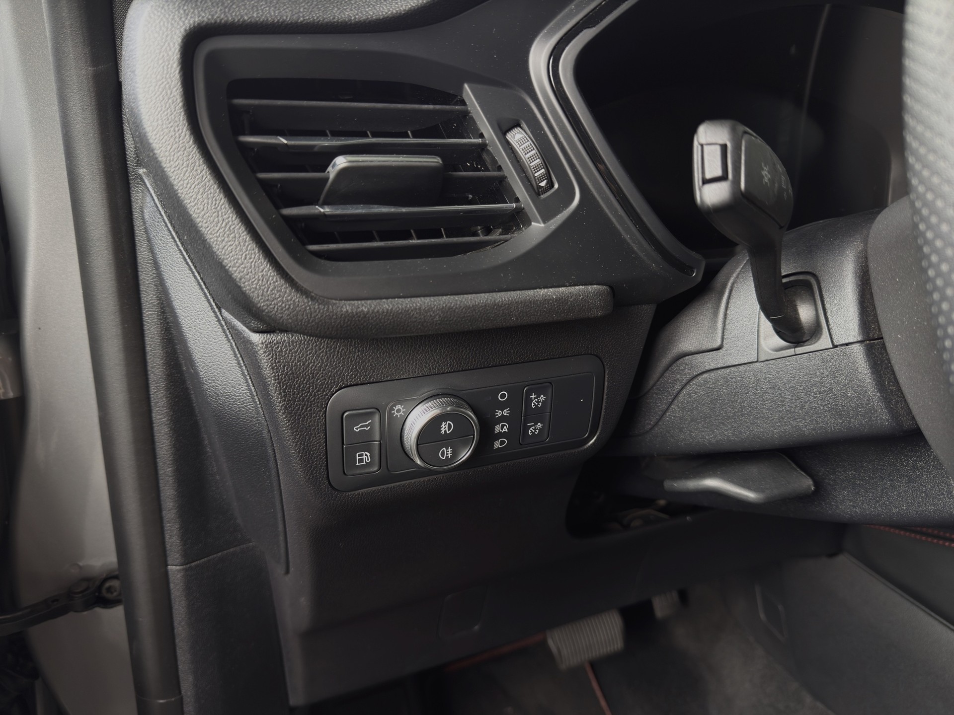 FORD Kuga 2.5 PHEV ST-Line X 2WD-image-18