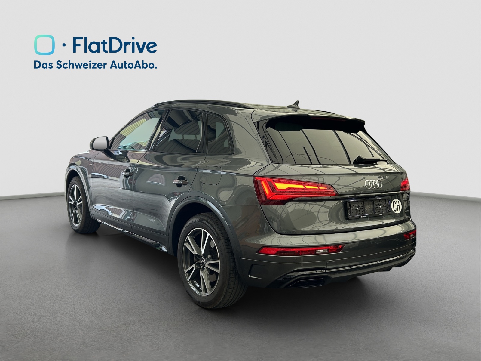 AUDI Q5 50 TFSI e PHEV S line quattro S-tronic - Luftfahrwerk - Matrix-LED - Rückfahrkamera - elektrische Sitze-image-2