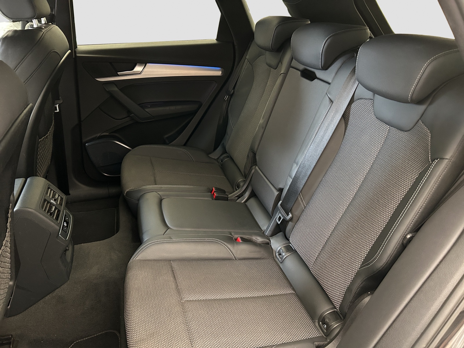 AUDI Q5 50 TFSI e PHEV S line quattro S-tronic - Luftfahrwerk - Matrix-LED - Rückfahrkamera - elektrische Sitze-image-6