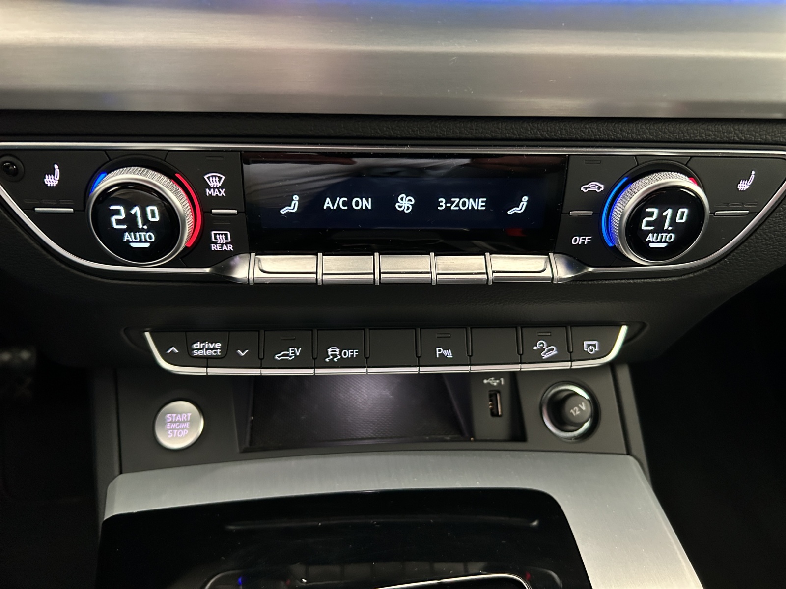 AUDI Q5 50 TFSI e PHEV S line quattro S-tronic - Luftfahrwerk - Matrix-LED - Rückfahrkamera - elektrische Sitze-image-13