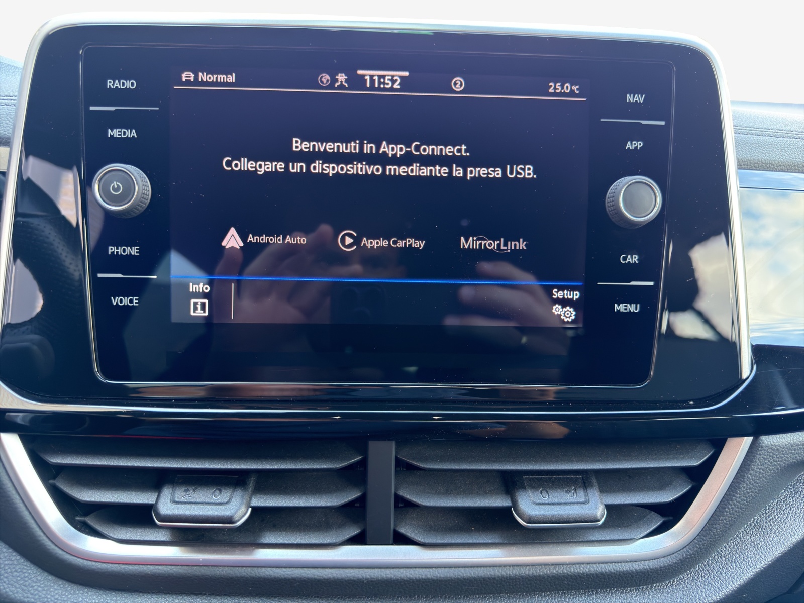 VW T-Roc 2.0 TSI R-Line DSG 4Motion-image-15