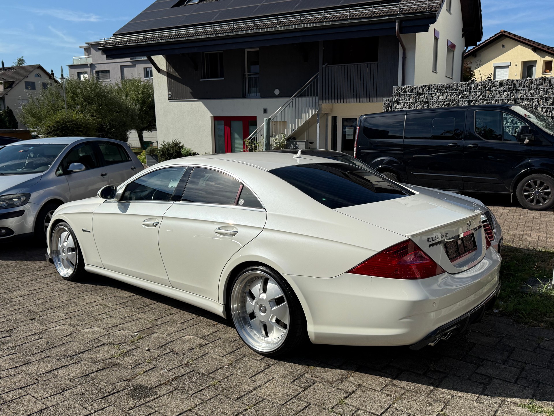 MERCEDES-BENZ CLS 63 AMG 7G-Tronic-image-12