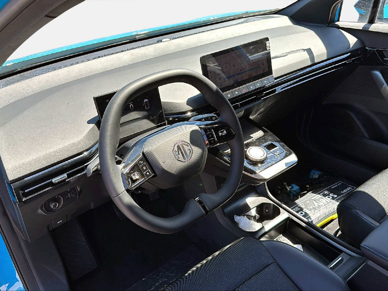 MG 4 Luxury 64kWh-image-10