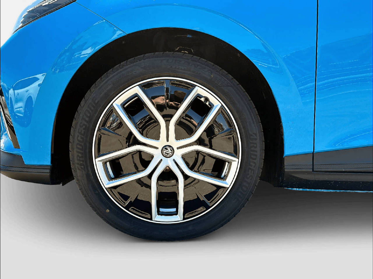MG 4 Luxury 64kWh-image-8
