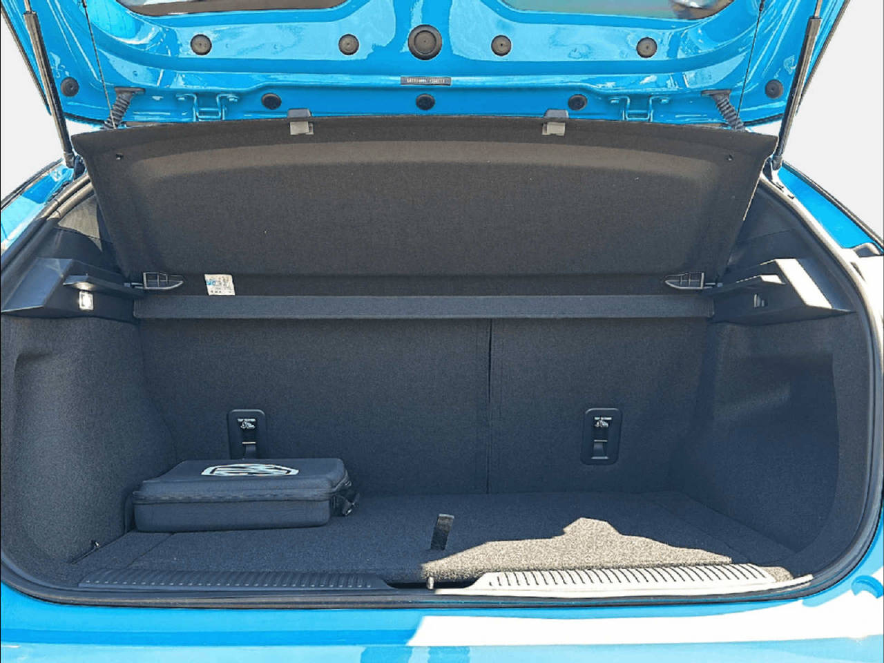 MG 4 Luxury 64kWh-image-14