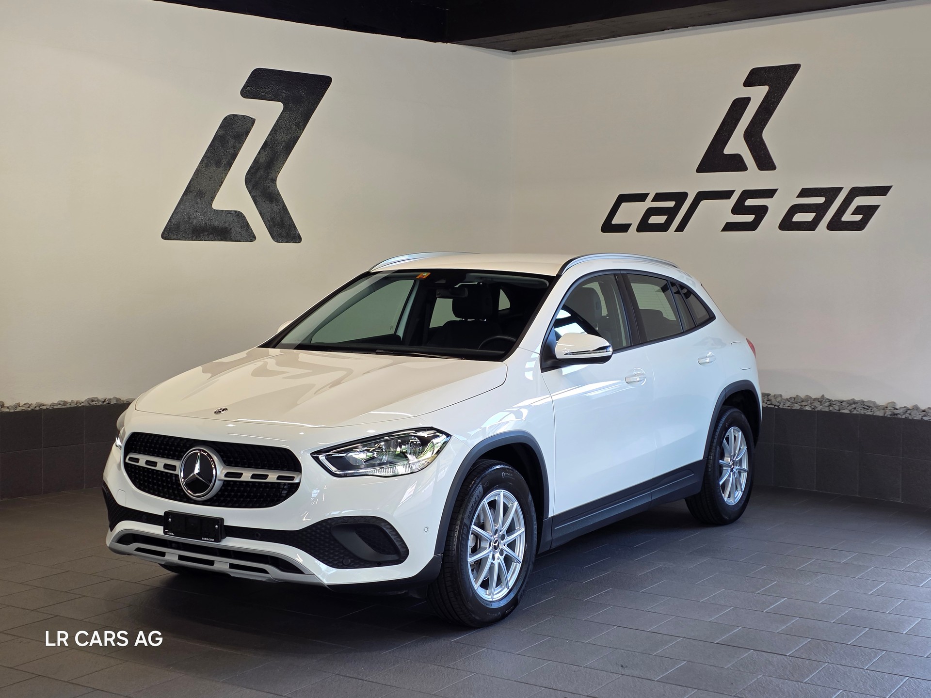 MERCEDES-BENZ GLA 200 Style 7G-DCT-image-1
