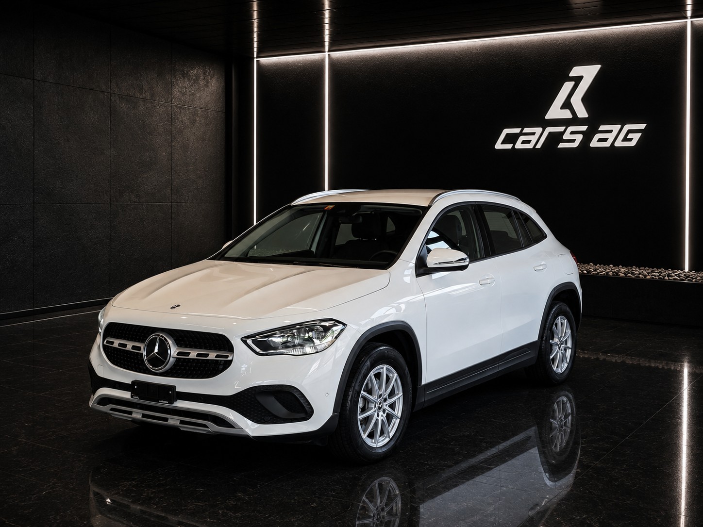 MERCEDES-BENZ GLA 200 Style 7G-DCT-image-0