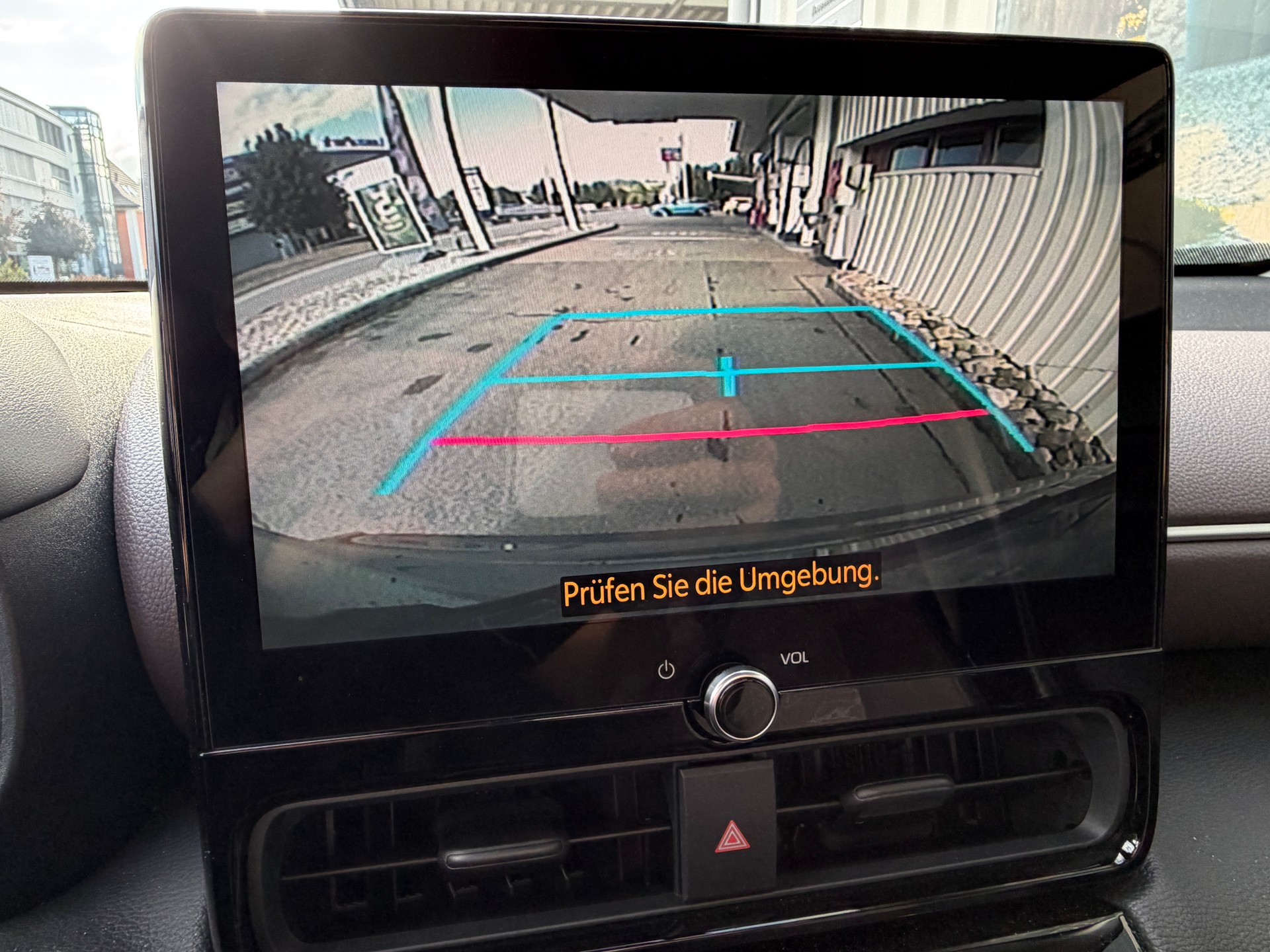 TOYOTA Yaris Cross 1.5 Premium FWD e-CVT-image-16