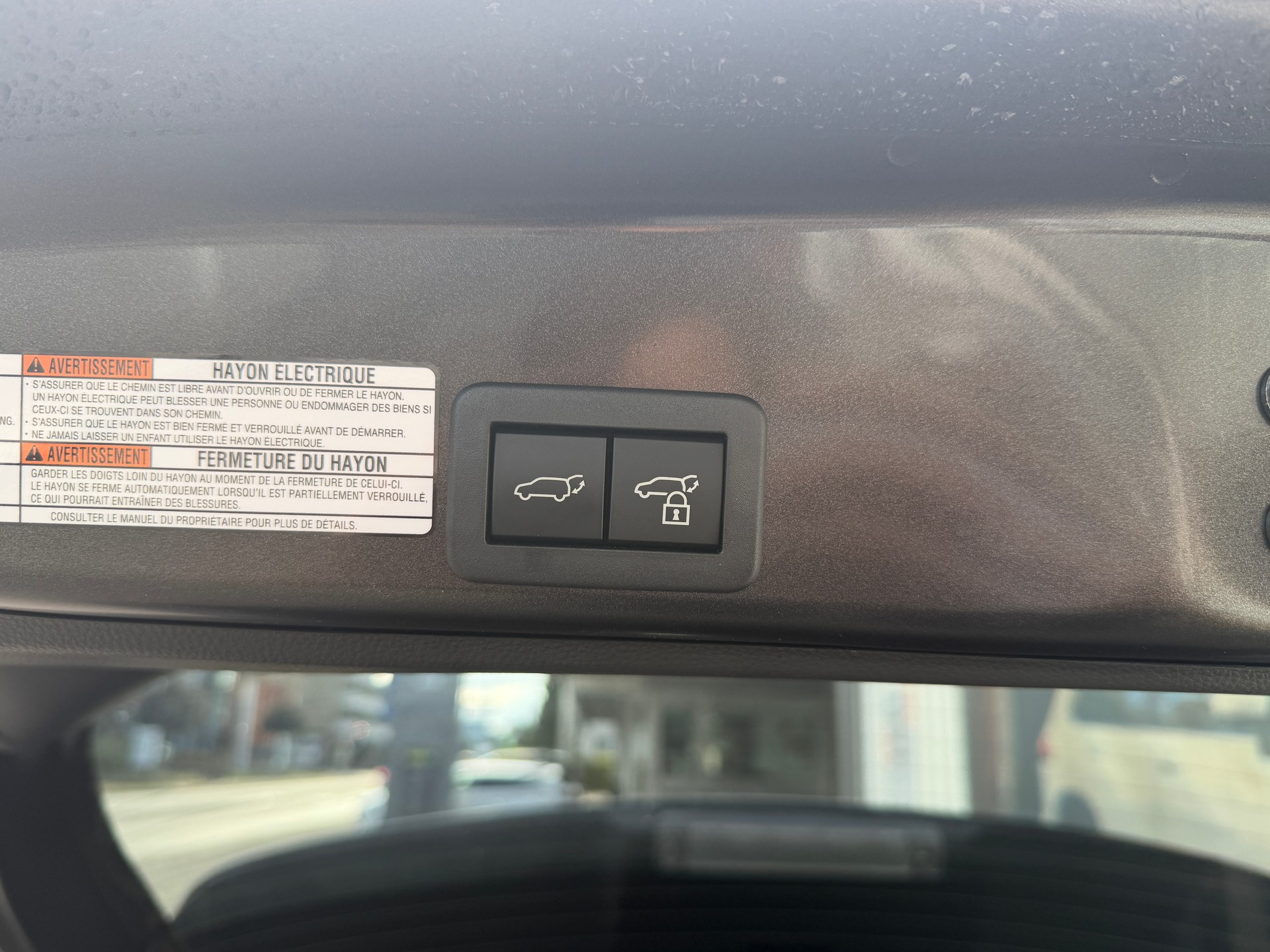 TOYOTA Yaris Cross 1.5 Premium FWD e-CVT-image-7