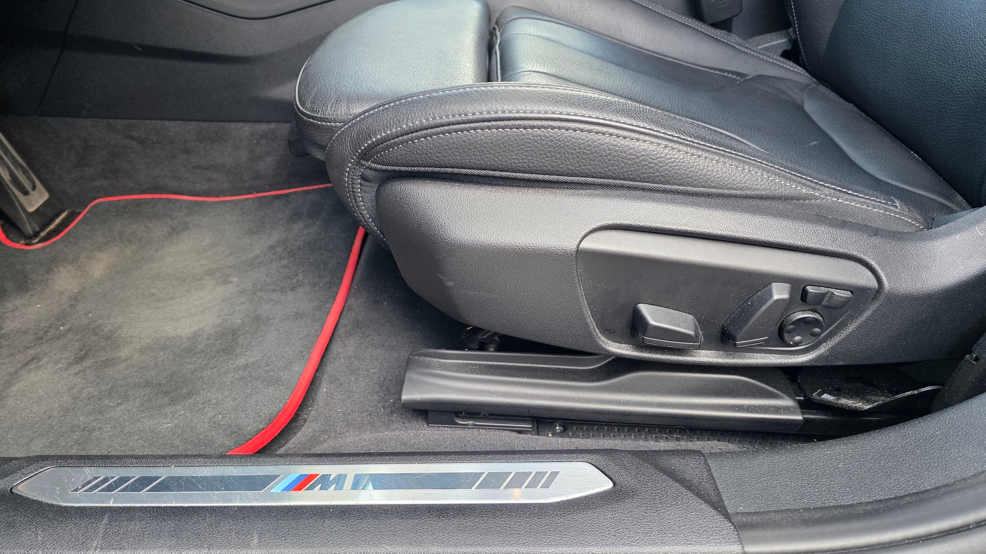 BMW 128ti M Sport Pro Steptronic-image-11