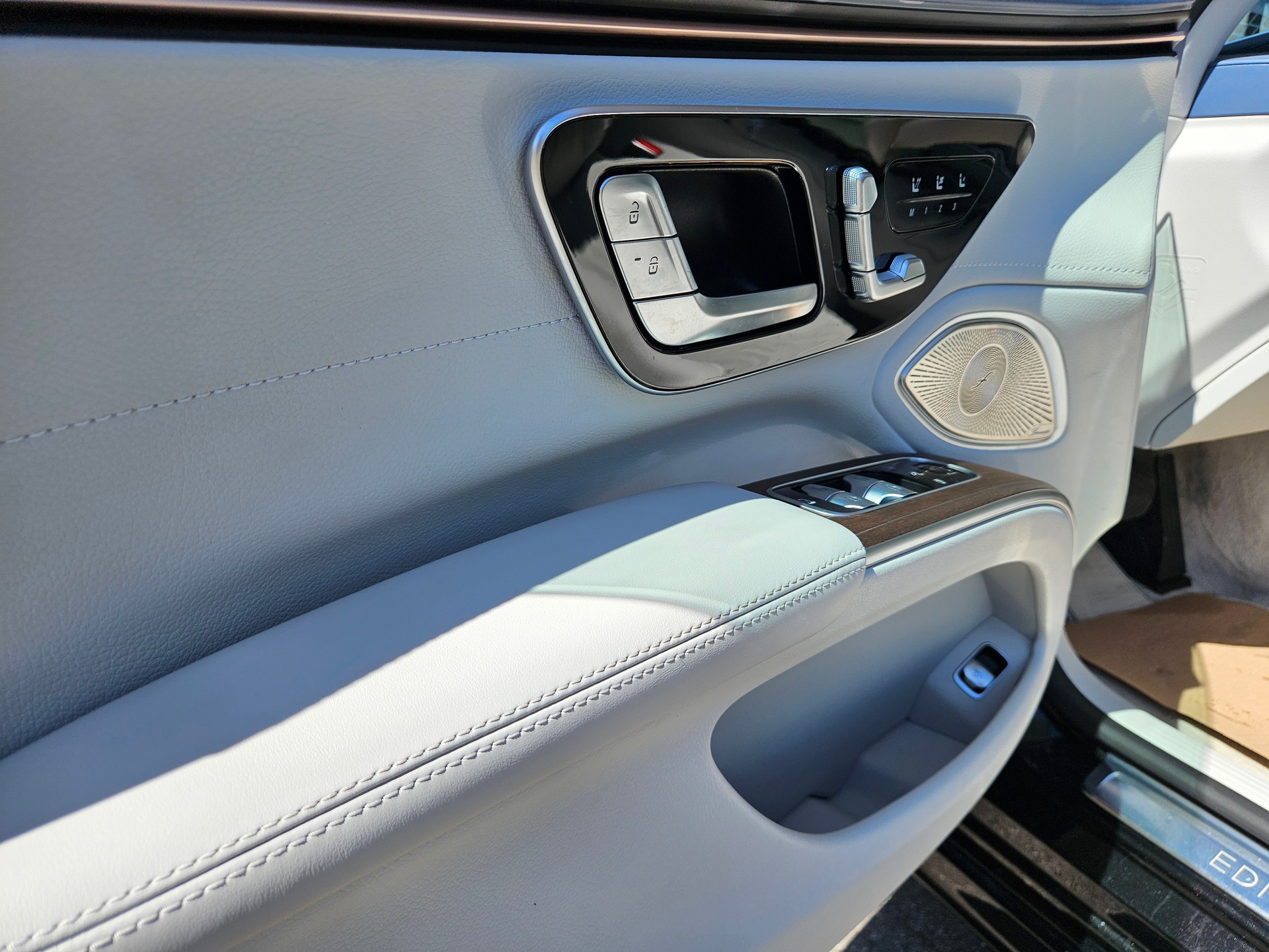 MERCEDES-BENZ EQS 580 4Matic Edition 1 Premium-Paket-image-13