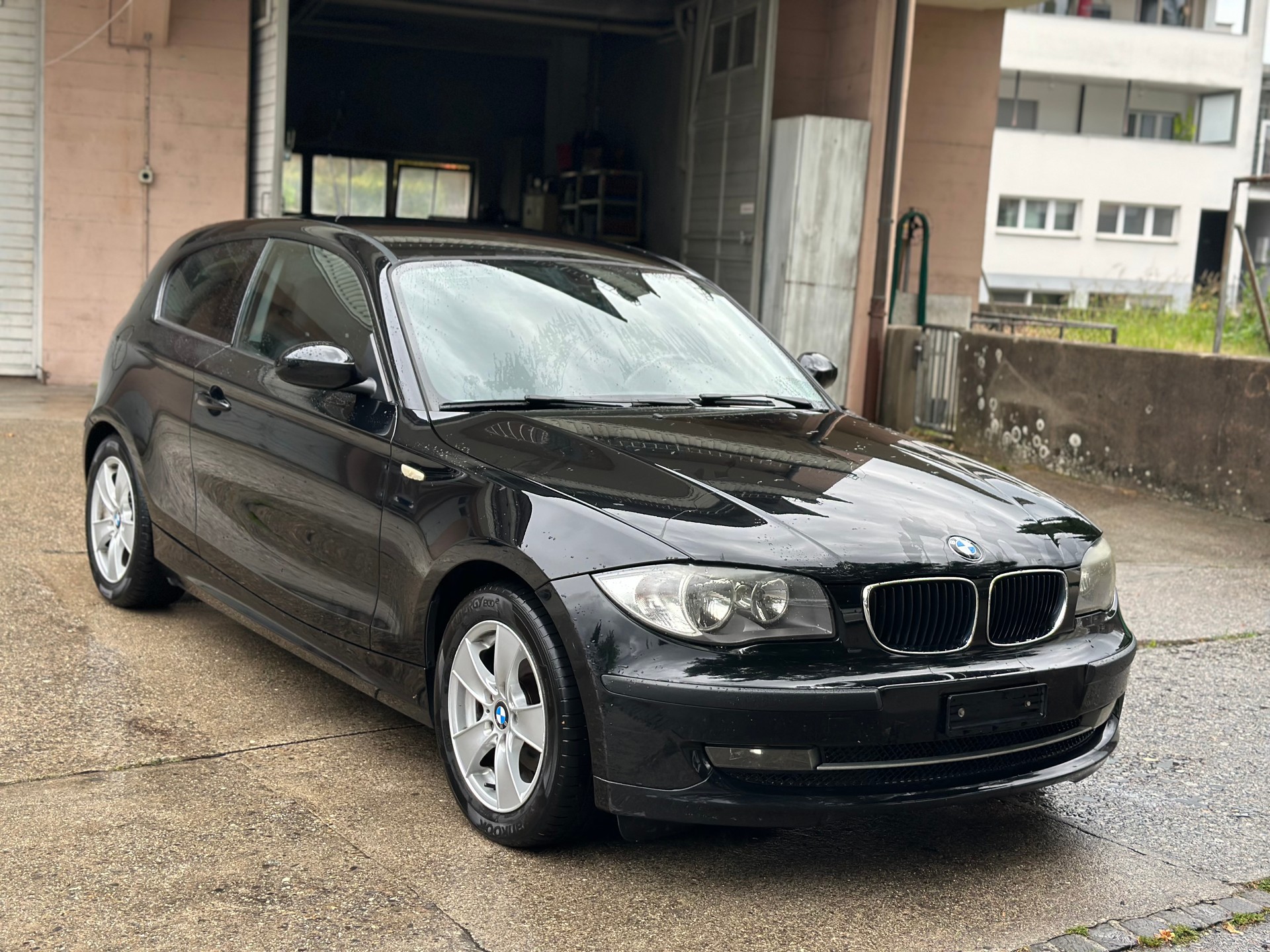 BMW 116i-image-1