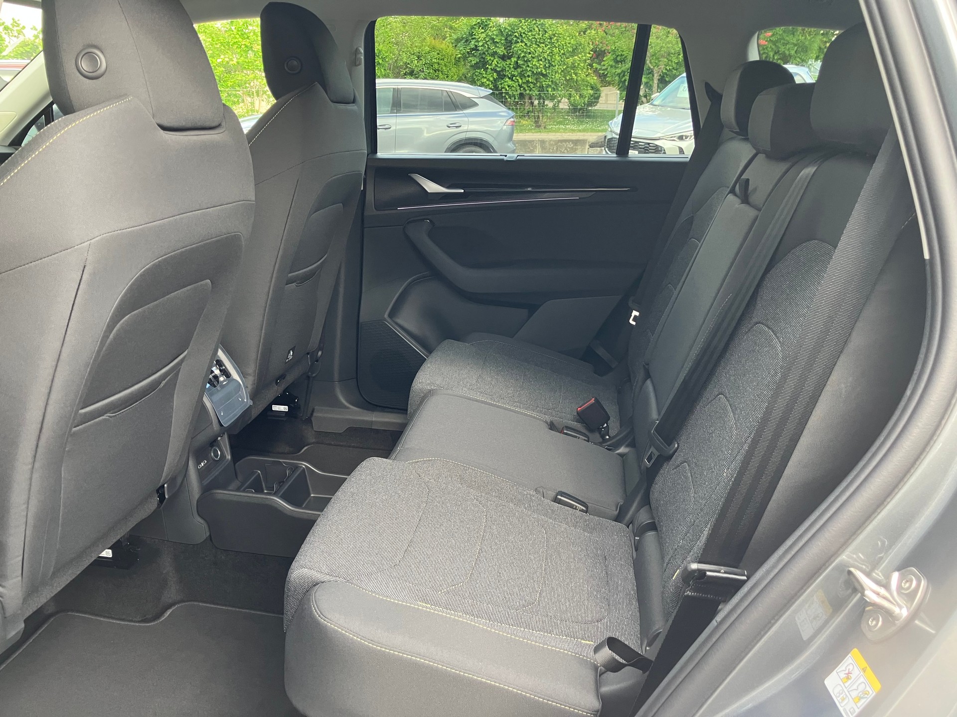SKODA Kodiaq 2.0 TSI Dynamic 4x4 DSG-image-8
