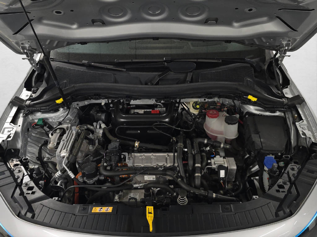 MERCEDES-BENZ EQA 350 AMG Line 4Matic-image-9