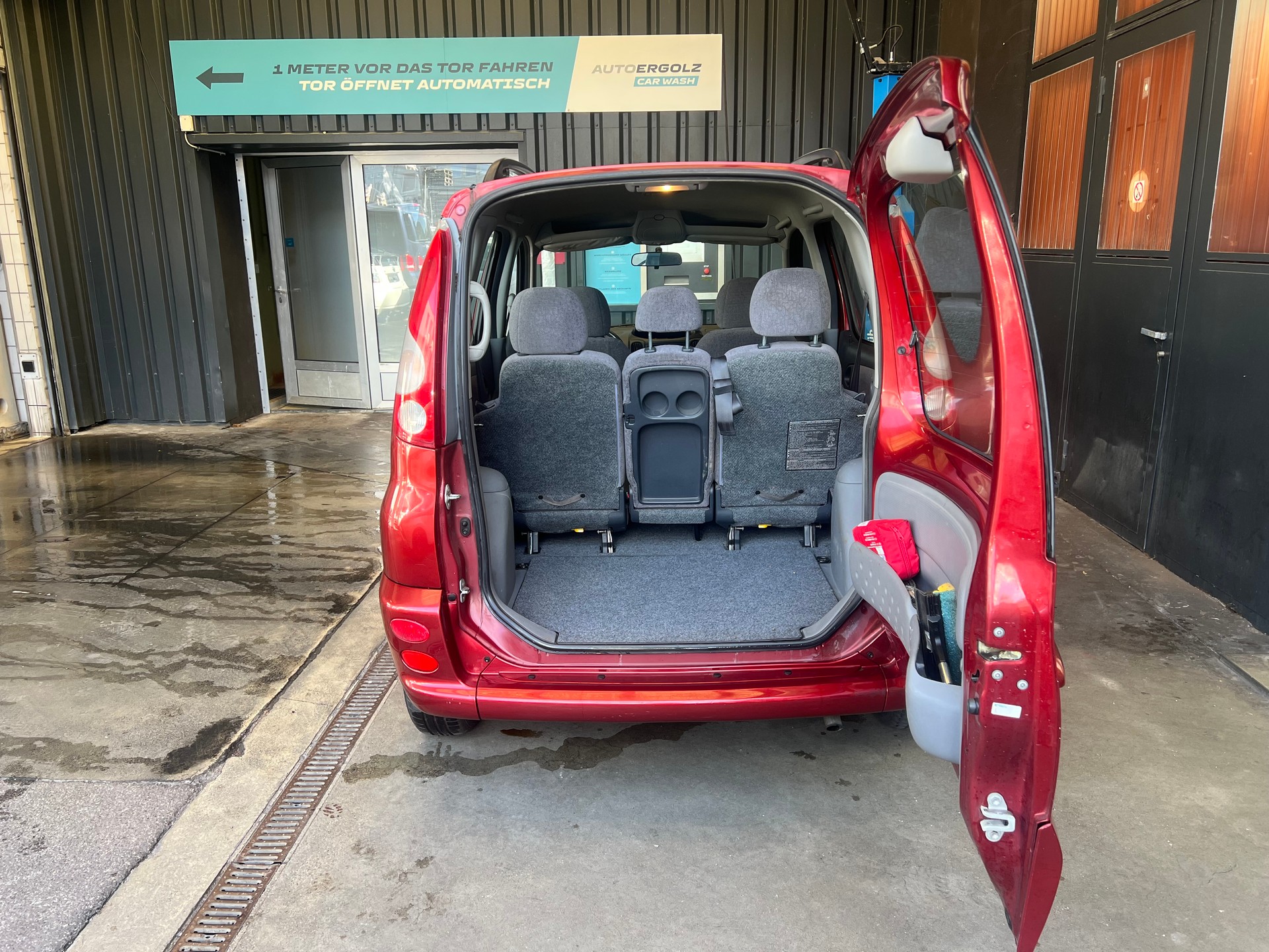 TOYOTA Yaris Verso 1.3 Linea Sol-image-9