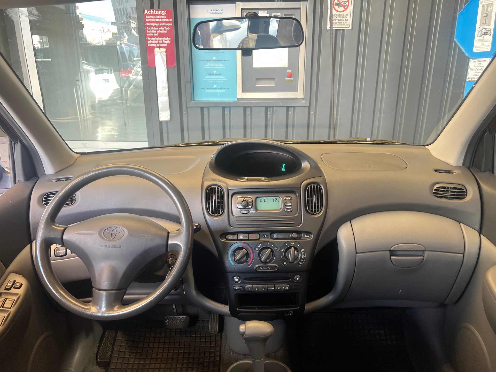 TOYOTA Yaris Verso 1.3 Linea Sol-image-4
